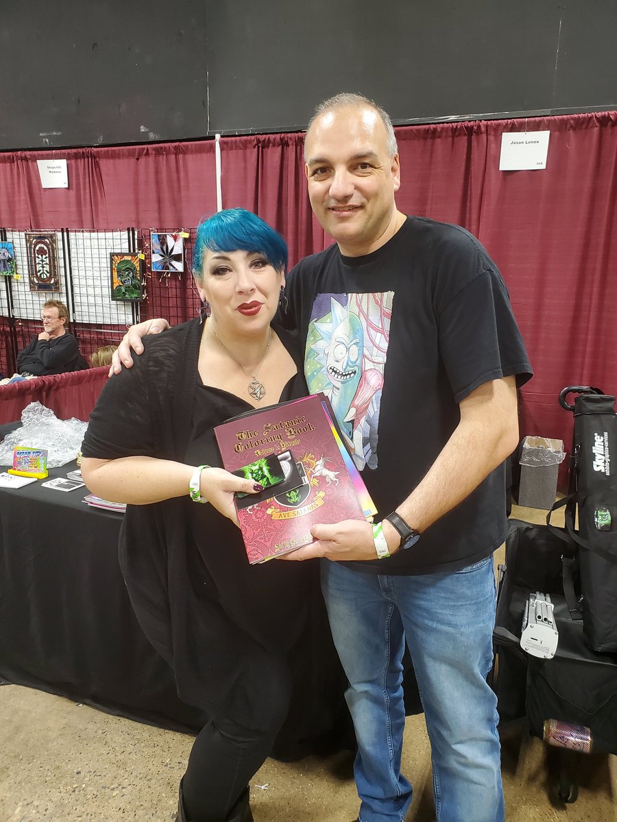 LenoxArtist's tweet image. Wonderful to meet new friends, and see some old ones too at @MonsterManiaCon this weekend at @PhillyExpoOaks
#lordsofthecosmos #sataniccoloringbook