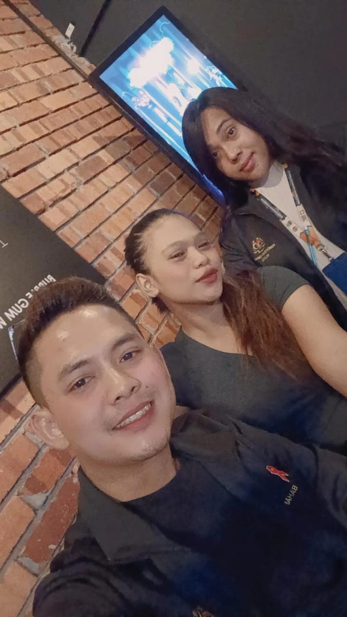 Sawedekap's tweet photo. Rasa macam lama tak post. Okay inilah muka2 yang akan buat test HIV,Syphilis Untuk korang 🩸💉 so xyah malu untuk datang kami ada bahagian masing2 😘
Amar : Untuk test Man 🙋‍♂️
Liza : Untuk test female🙋‍♀️
Alyah : Untuk test trasgender 💁‍♀️ https://t.co/zsotrFw9mw