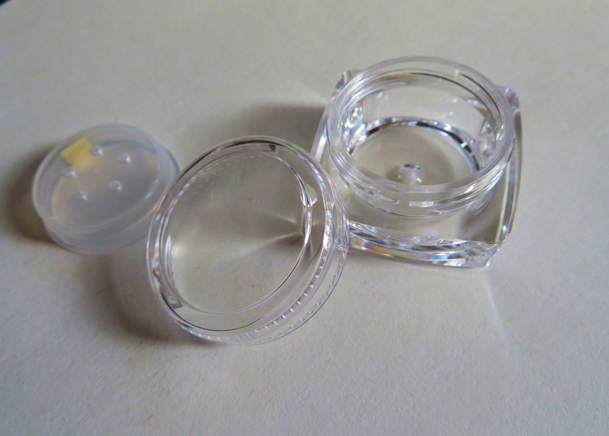 overallbeauty's tweet image. Empty 5 Gram Jars - three piece sets -1 each lid/SQUARE base/sifter | Great for Loose Powder Mineral Eyeshadow | Jewelry Supplies | Crafts tuppu.net/fba12ca0 #kmms #Etsy #EmptyContainers