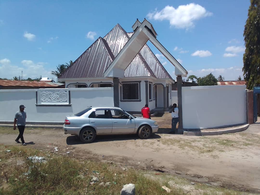 dalalitesha's tweet photo. Nyumba inauzwa Milion 45 location mbagala rangi tatu, nyumba ina vyumba 4 
Contact:
0714-021698
0754-470902
0788-193206 === TESHA https://t.co/Z0hcnR4N7V