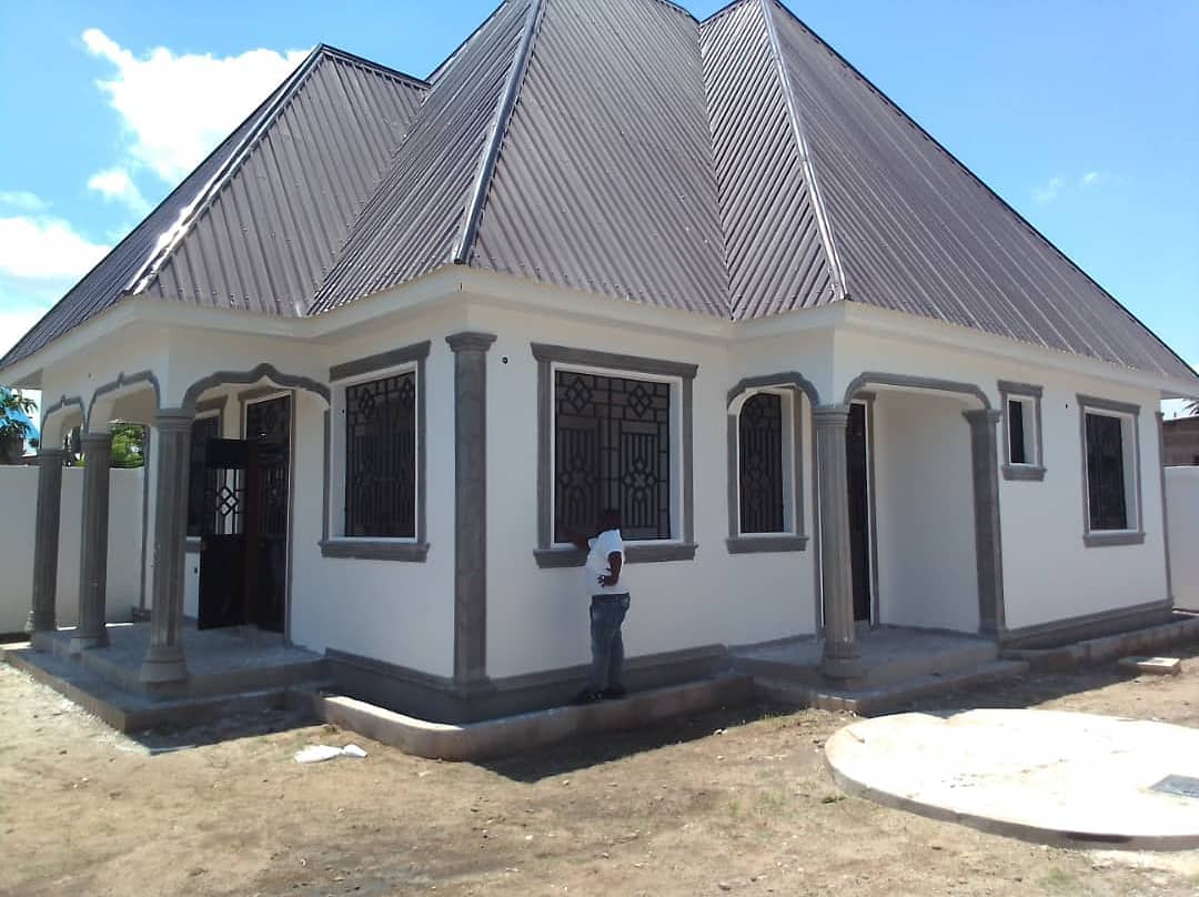 dalalitesha's tweet photo. Nyumba inauzwa Milion 45 location mbagala rangi tatu, nyumba ina vyumba 4 
Contact:
0714-021698
0754-470902
0788-193206 === TESHA https://t.co/Z0hcnR4N7V