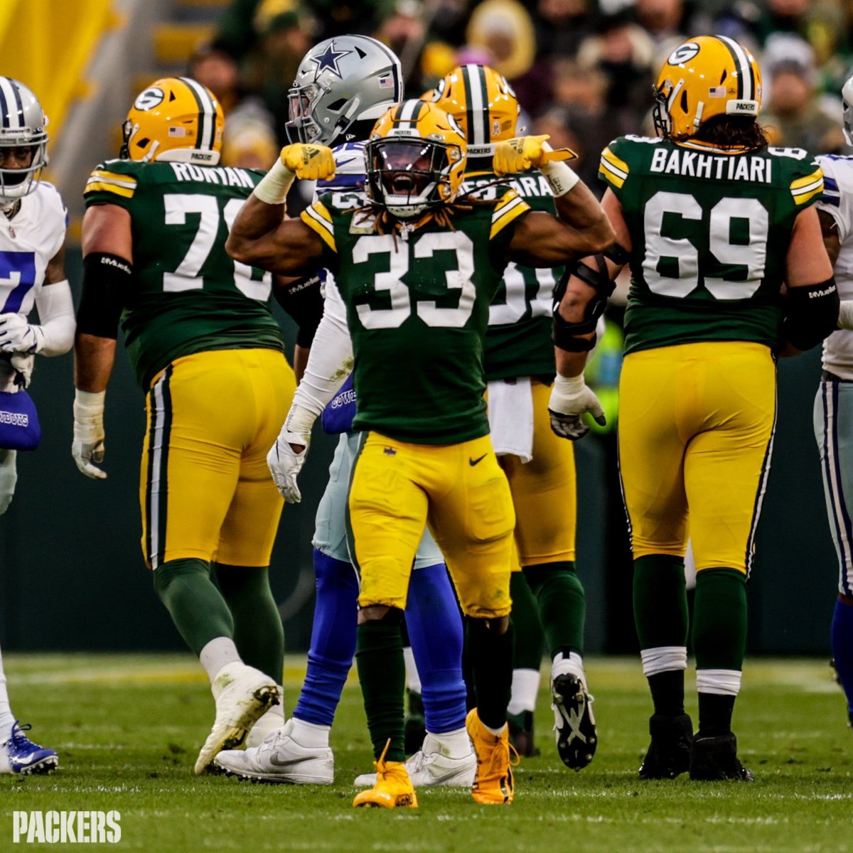 packers's tweet photo. 138 rushing yards &amp; a TD for @Showtyme_33 💪

It was Jones’ third game of the season with 130+ rushing yards, tied for No. 1 in the @NFL. 

#DALvsGB | #GoPackGo https://t.co/X7BhvJAJi0
