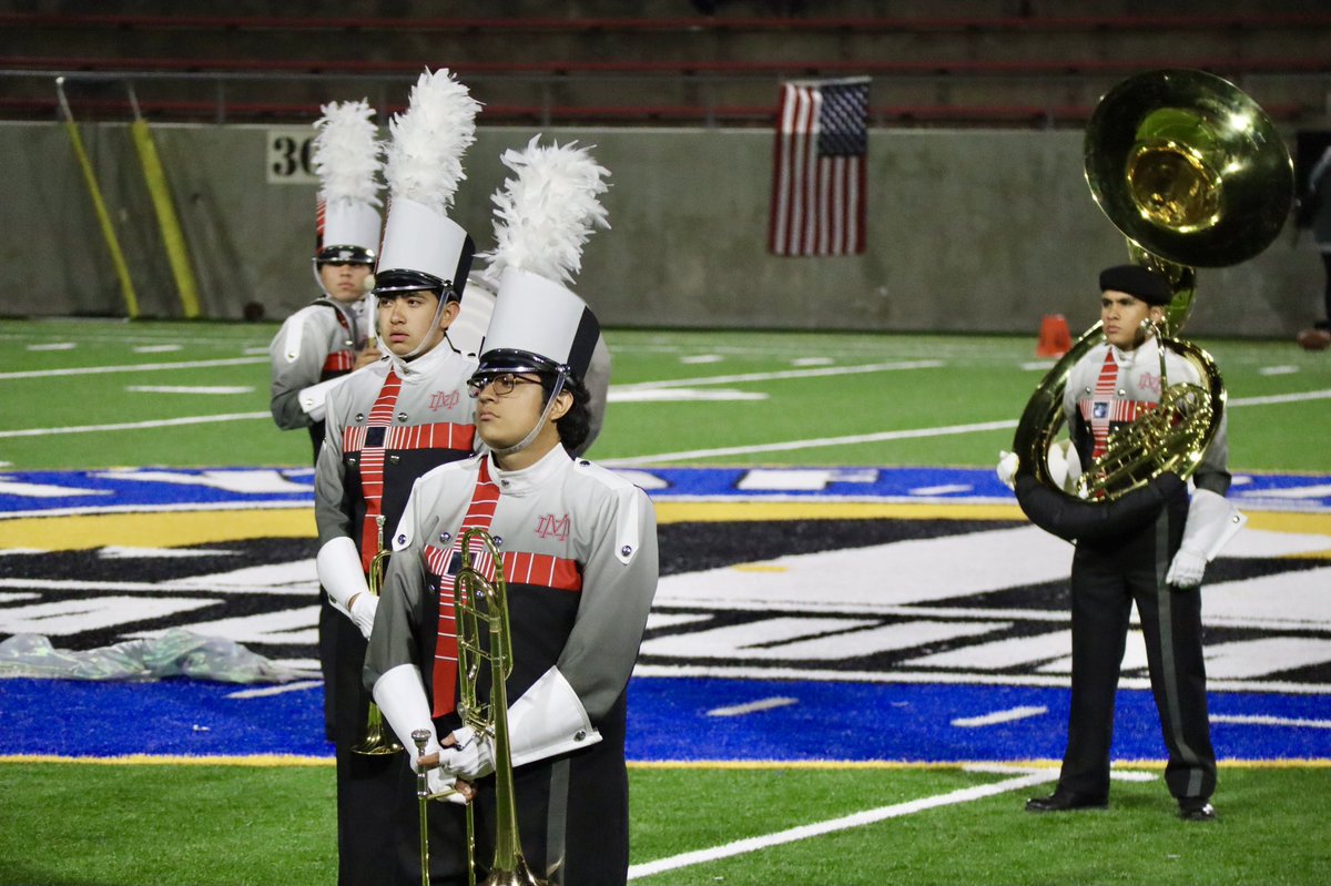 Materdeiband's tweet photo. #WeAreMD #HonorGloryLove #MaterDeiHighSchool #materdeimonarchs #instrumentalmusic #marchingband #materdeimarchingband #materdeiinstrumentalmusic #mdinstrumentalmusic #mdmarchingband https://t.co/tyb8znEViL