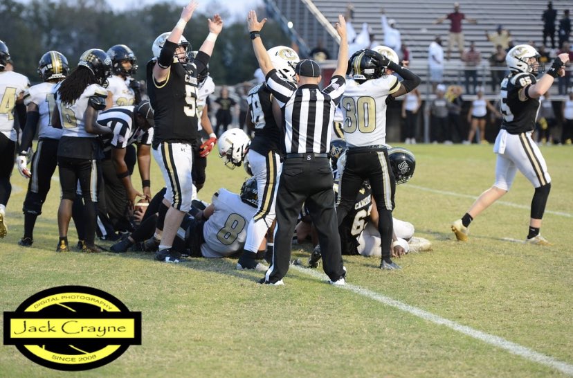 Winners find a way to win 🐶🏈

📷cred: <a href="/JackWCrayne/">Jack W. Crayne</a>