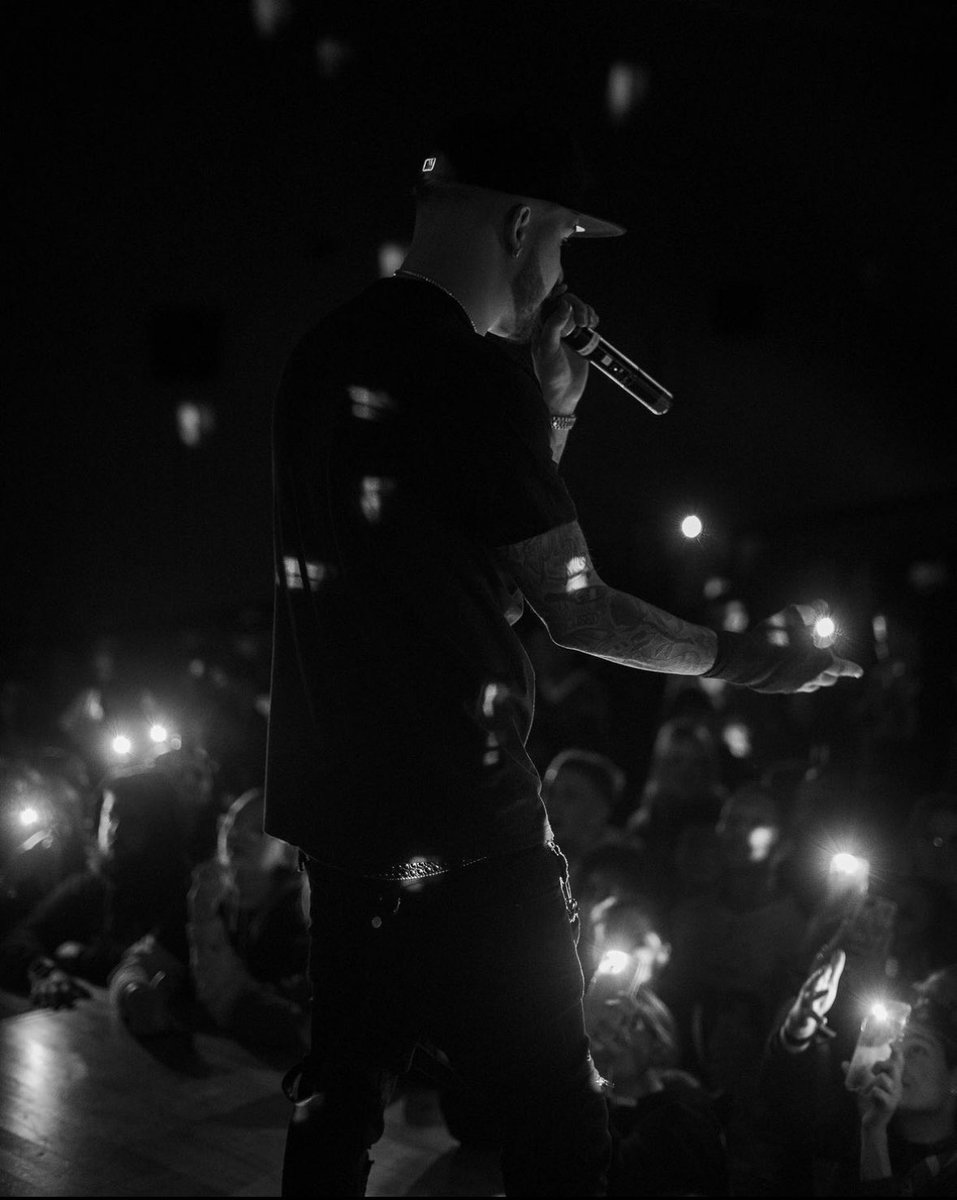 OfficialHansum's tweet photo. Love you all 🖤🎸 
#HMG 
#DreamsToReality https://t.co/87Fk257cAh