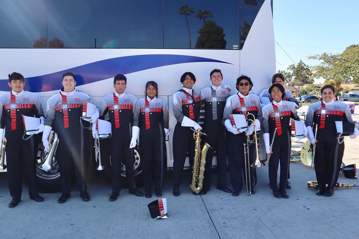 Materdeiband's tweet photo. #WeAreMD #HonorGloryLove #MaterDeiHighSchool #materdeimonarchs #instrumentalmusic #marchingband #materdeimarchingband #materdeiinstrumentalmusic #mdinstrumentalmusic #mdmarchingband https://t.co/ncBWSwYCvW