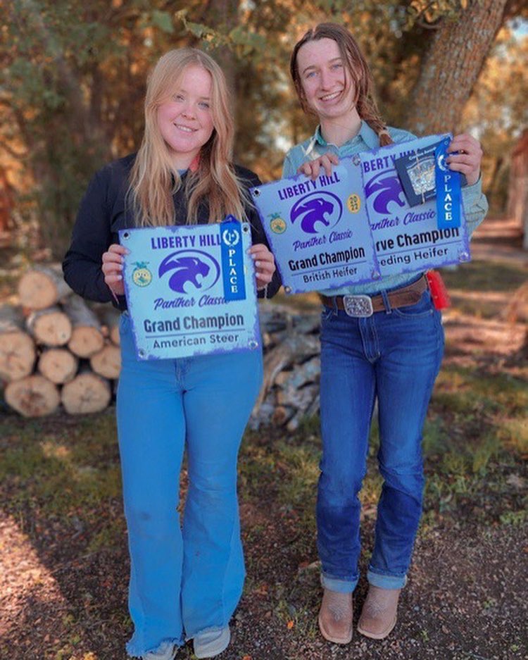 We had a great weekend with the livestock show team at the Liberty Hill Livestock Show. The weather may have been chilly, but making memories and earning ribbons sure warmed us up! Congratulations to each of our members that participated this weekend!