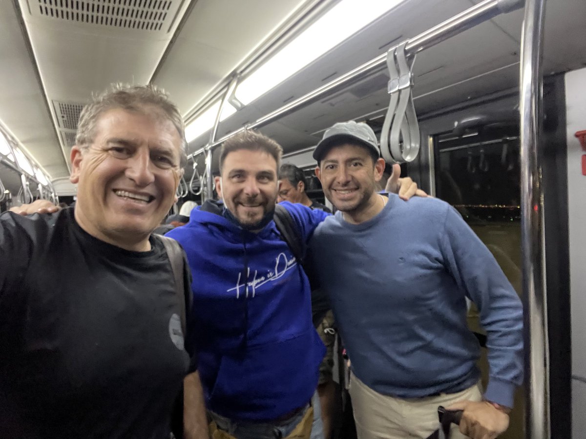 Ya en Barajas!!! ⁦<a href="/MontiRaul/">Raul Monti</a>⁩ y ⁦<a href="/fedejelic/">Federico Jelic</a>⁩ !!! Rumbo a Qatar