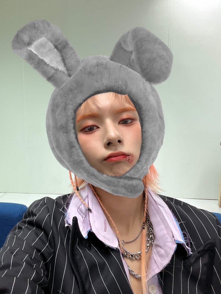 0611bbl's tweet image. 221114 💭 12:59pm (1/2)

: so many so many