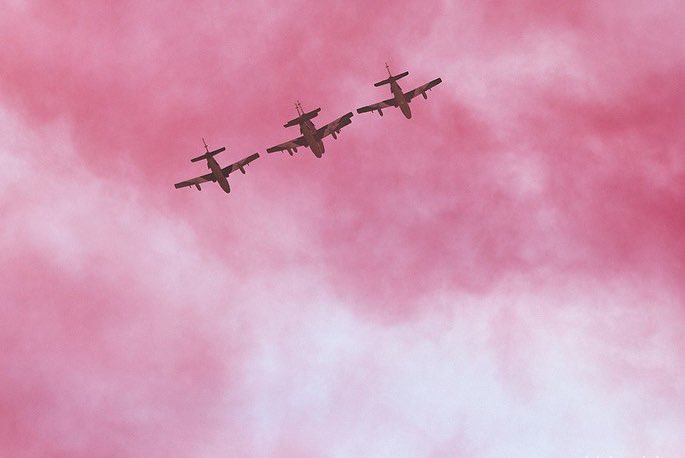 Draksphotos's tweet photo. Bahrain International Airshow 2022 (BIAS 2022). #SaudiHawk #AlFursan #RedArrows #GlobalStars https://t.co/EevBxp7hLK