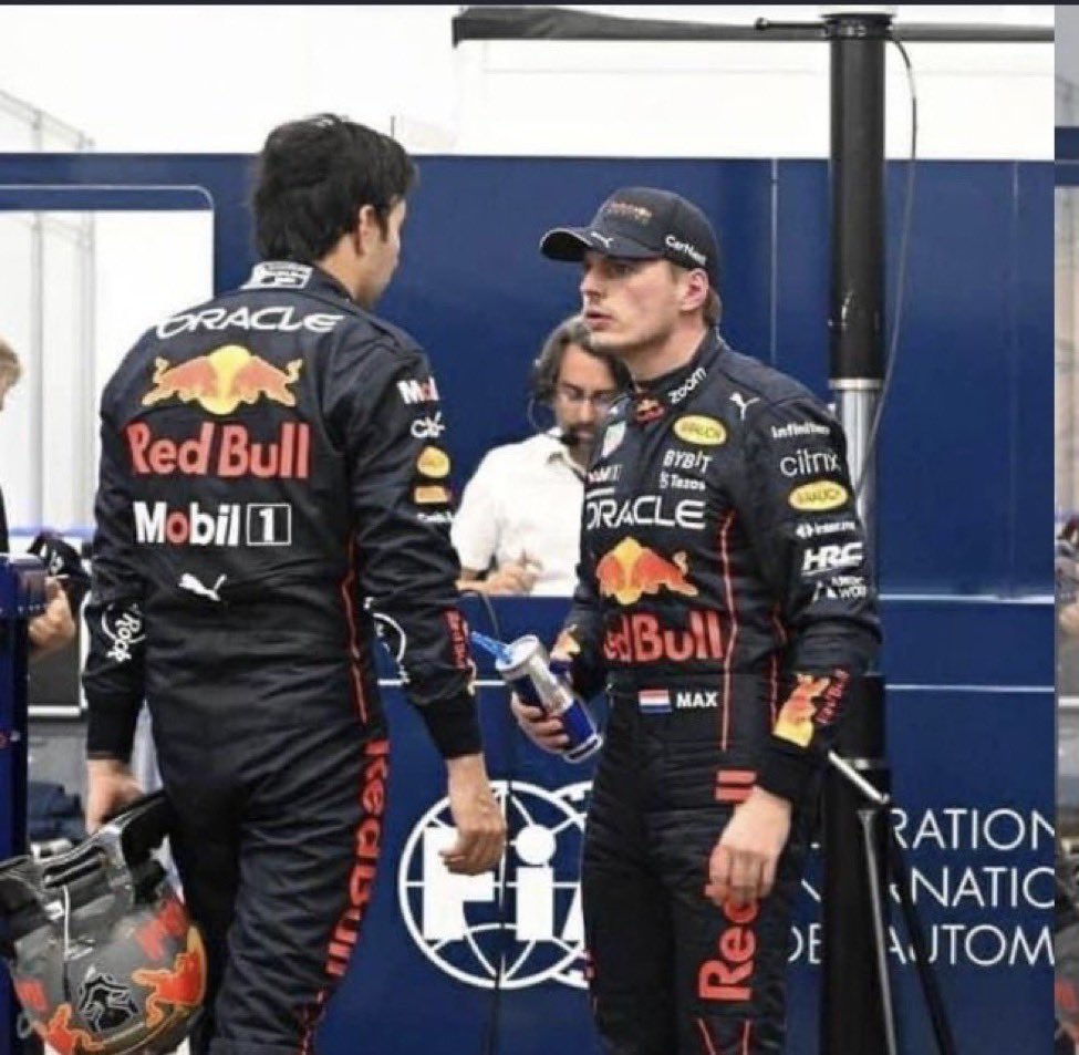 alex_talancon's tweet photo. Desde que Figo se fue al Real Madrid, no había visto semejante traición 😜

#MaxVerstappen #ChecoPerez https://t.co/263QB44wdU