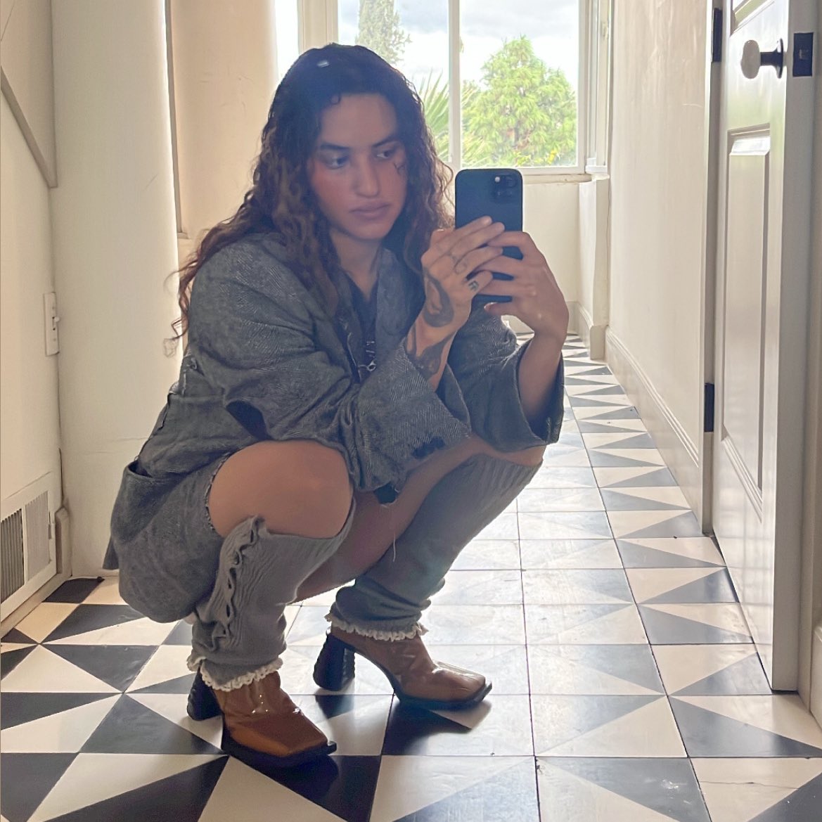 YOUR WEEKLY REMINDER TO STOP SLEEPING ON ME