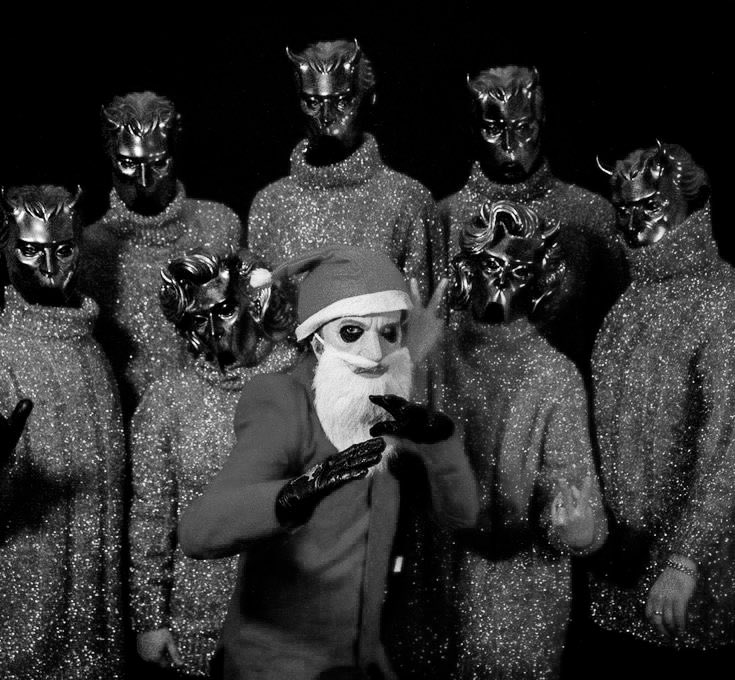 voteghostamas's tweet photo. MASS VOOOOOOTEEEEE
We're gonna win this for papa!! 
Win this for the ghouls/ghoulettes!!
They deserve it!!!🖤🖤🖤

Retweet and reply with the tag!!

1 RT / 1 Reply = 1 Vote

Lets do this ghesties!!

I'm voting for Ghost "Impera" for FAVOURITE ROCK ALBUM at the #AMAs https://t.co/d8jdwsYdyj