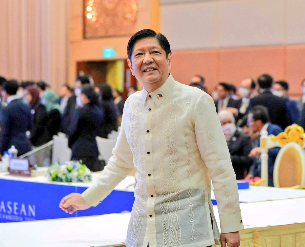 KimIndar's tweet photo. Pogi naman ng Presidente ng 31M Filipinos. #ASEAN2022 https://t.co/EgwMuy5SYG