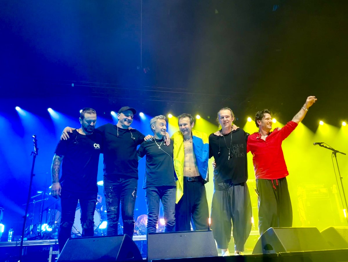 Barcelona92's tweet image. Gracias por vuestra música y por vuestra fuerza @okeanelzy #HelpforUkrainetour #SlavaUkraini