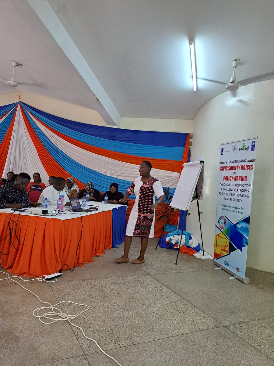 The facilitator <a href="/achiengemmily/">Emmily Achieng</a> 
Taking  the participants through the principle and approaches to advocacy 
#KilifiCSOvoices 
<a href="/Phyllis_Muema/">PHYLLISMUEMA</a> <a href="/KECOSCE/">KECOSCE</a> <a href="/Nancynyawirah/">Nanccyy 🤎</a> <a href="/cefresa_ke/">Center for Resilience and Sustainable Africa</a> <a href="/otoidamian/">stephen otoi</a> <a href="/LlemayanM/">maxwell_Lemayan</a>