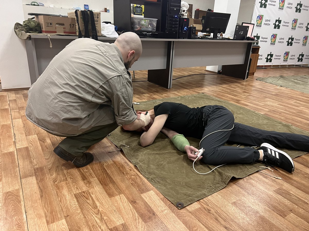 Благодарности <a href="/cfnbrikon/">ЦФНБ РИКОН</a> и инструкторам курса  <a href="/Antaeus_LA/">Александр (Антей_LA)</a> <a href="/mankarpova/">Манка</a> <a href="/Konb_v_Palbto/">Конь в Пальто</a> за возможность испытать новые ощущения 🥰😂 как говорится, предупрежден, значит вооружен! 
P.S: жгут Эсмарха незабываем, <a href="/Tonny_LA_/">Tonny</a> и <a href="/AlexeyDiez/">Alexey Diez</a> вас я запомнила.