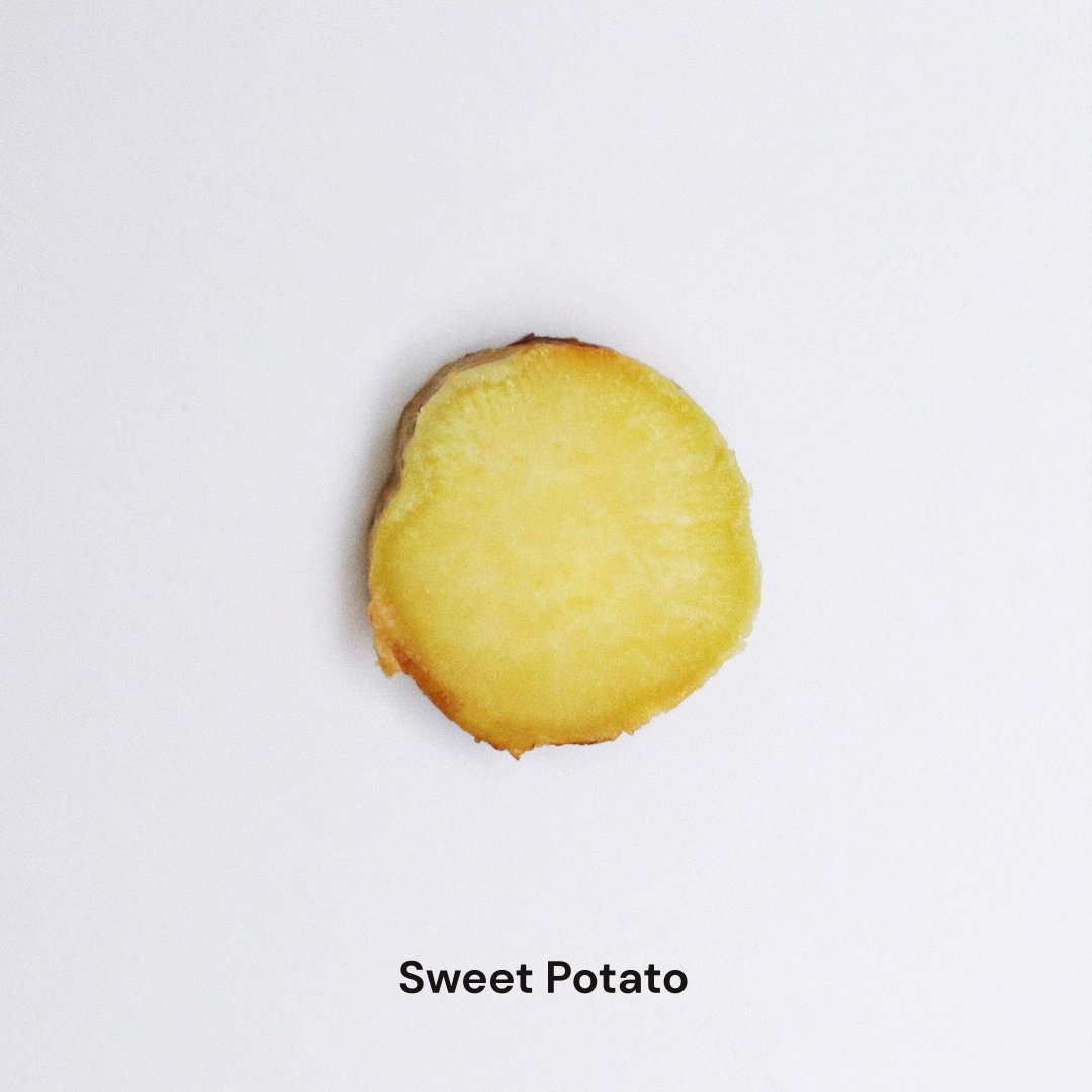yoursandours_co's tweet photo. 【原材料のご紹介🌿】
「SWEET-POTATO MIKAN PIE」に使用している有機紅芋はるかペースト🍠
鹿児島県産、健康な土で農薬や化学肥料・除草剤を使わずに育てられました。
ビタミンC 、ビタ���ンE、葉酸、鉄分、ヤラピンが豊富に含まれています。 https://t.co/nZCJ3QEvlY