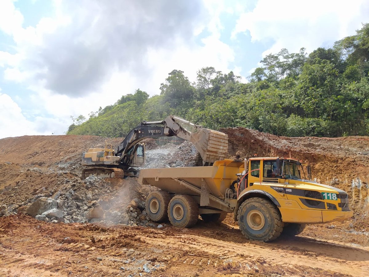 im_mining's tweet photo. Nine months on from deploying Indonesia's largest ever fleet of machines to Volvo CE's ActiveCare, IMK says it has increased productivity across its three mine sites by approximately a third | https://t.co/FPhT5XhZDw @VolvoCEGlobal #IMK #minemaintenance #ActiveCare https://t.co/G6gUehyZYY