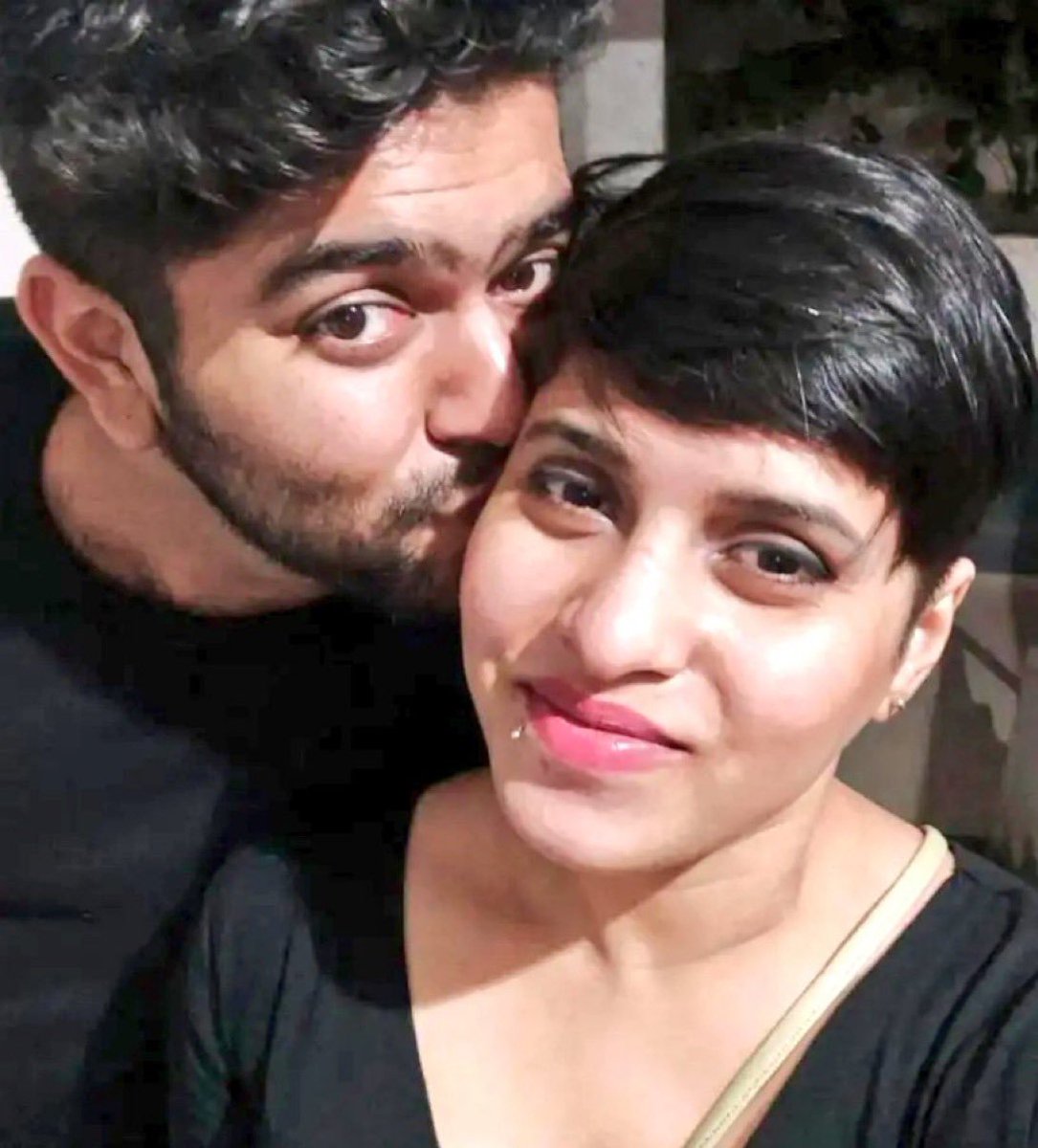 DawadiDitya's tweet photo. A #WeakUp call for #HinduGirls 
Shraddha Madan eloped with boyfriend Aftab Amin, found chopped into thirty pieces. He murdered her when she started forcing him for marriage: Delhi Police https://t.co/og8EVzQanV