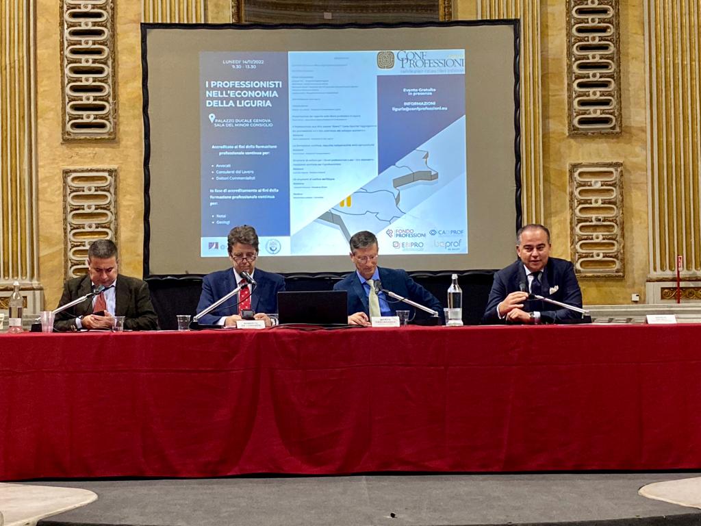 AnciLiguria's tweet photo. 🔘A Palazzo Ducale l’incontro dei liberi professionisti appartenenti a #Confprofessioni Liguria. 
A portare i saluti di Anci Liguria, il presidente del #CAL Consiglio delle Autonomie Locali liguri e Presidente della Provincia Savona Pierangelo Olivieri
▶️https://t.co/f2E51h6rJ7 https://t.co/2C6EF3II39