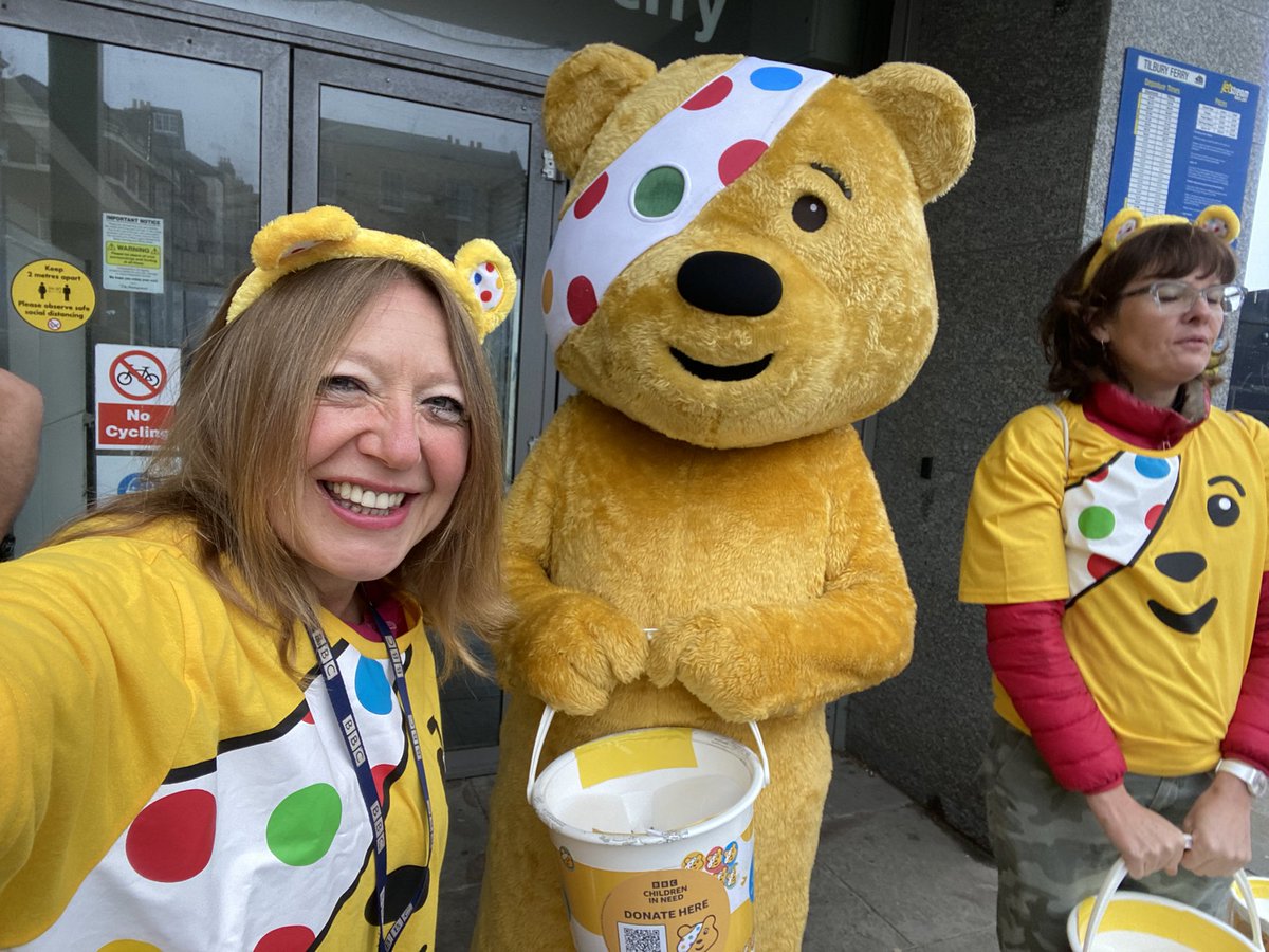 BBCSussex's tweet image. And they’re off! Day 1 of our Pier 2Pier @BBCCiN challenge. They’re on way to Addington! @OBrienKrystyna doing hits into the show throughout the day. You can support us in our up-and-coming challenge attempt and donate to BBC Children in Need bbc.in/bbccinwalkandt… @smaisner
