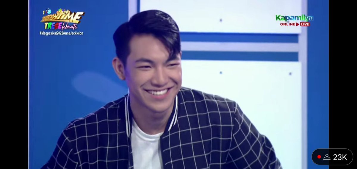 dntc_smille's tweet photo. D' hurado na fresh from Vegas. Ibang level ka na talaga, Da. Mentor na tapos hurado pa. 

HuradoDARREN OnShowtime
#DARREN @Espanto2001 https://t.co/K5AcErT1GI