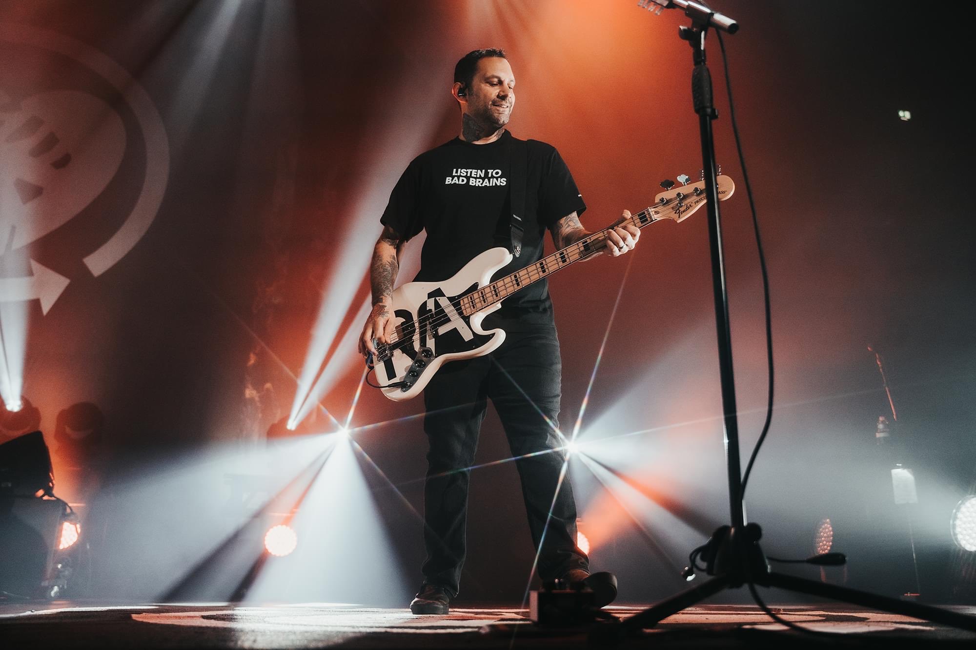 I d like to wish a happy 48th birthday to Joe Principe, bassist for Rise Against! 