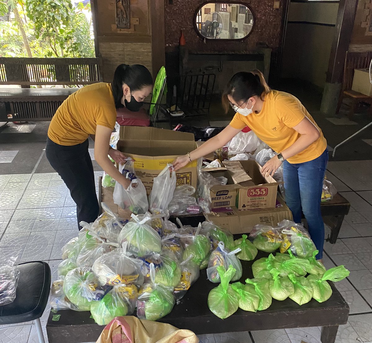 PinkNaLangga's tweet photo. TYPHOON PAENG RELIEF INITIATIVE 
From all the cash and in-kind donations that we received in line with our recent relief initiative for the affected families of the onslaught of #PaengPH , we were able to distribute a total of 800 food packs and hygiene kits. #PINKNALANGGA https://t.co/2hj9EFBsms
