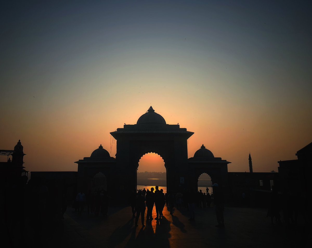 Samriddh007's tweet photo. Vishwanath Mandir , varanasi https://t.co/7IMjrlAWKd