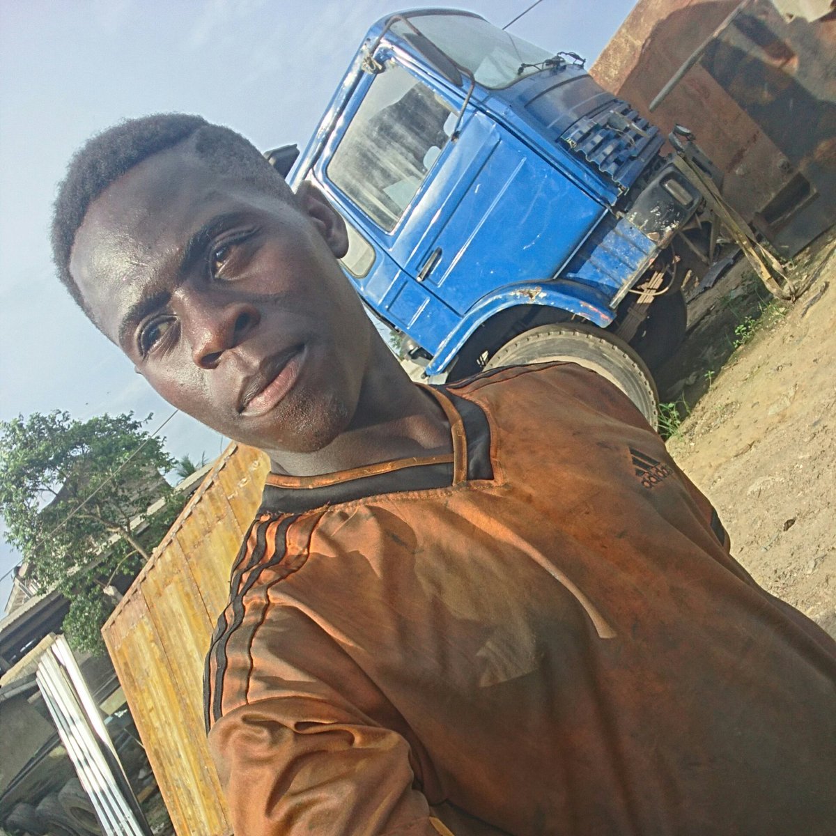 LMbesoh's tweet photo. #NouvellePhotoDeProfil https://t.co/X4Y2C88N8Q