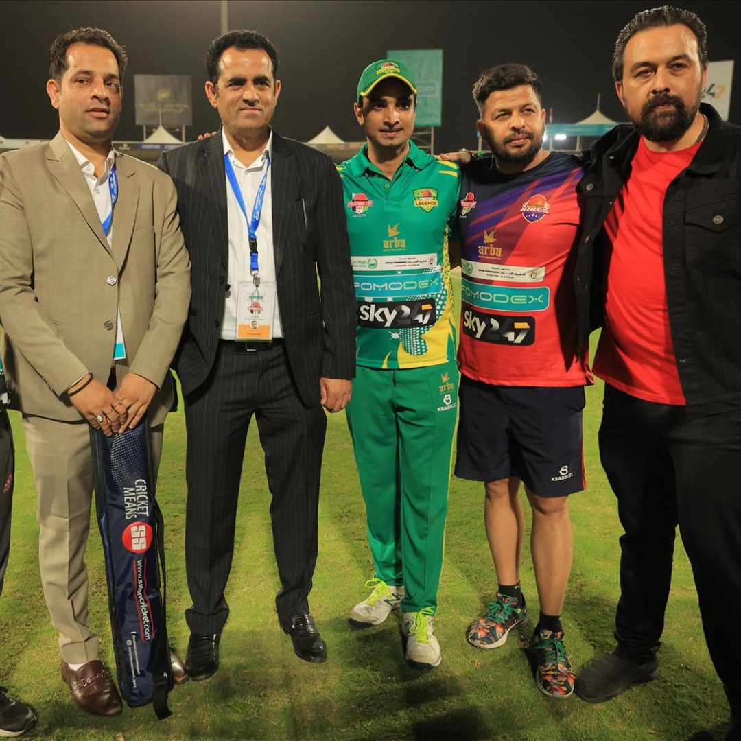 friendshipcupae's tweet photo. #LegendsLiveForever
It's a throwback from last season, where #PakistanLegends were crowned as the winners of #LegendsFriendshipCup UAE - Season 1.
What a game they had put forward! We are absolutely honoured to have hosted such a prestigious event on board.
#FriendshipCup https://t.co/3h0PCj6ICj