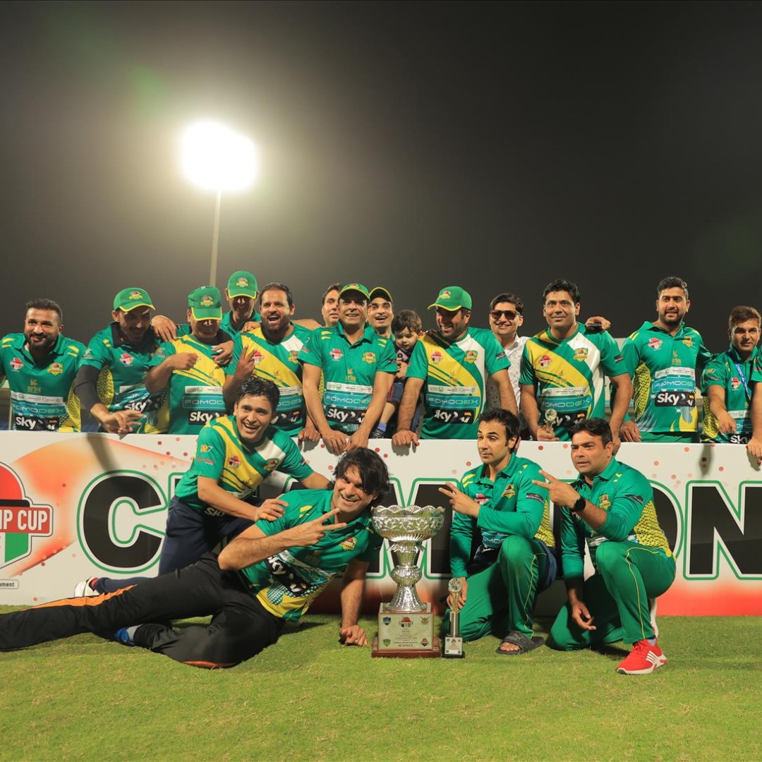 friendshipcupae's tweet photo. #LegendsLiveForever
It's a throwback from last season, where #PakistanLegends were crowned as the winners of #LegendsFriendshipCup UAE - Season 1.
What a game they had put forward! We are absolutely honoured to have hosted such a prestigious event on board.
#FriendshipCup https://t.co/3h0PCj6ICj