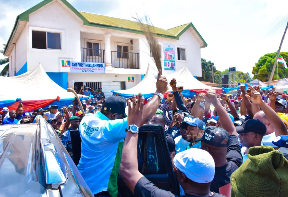 hon_mario's tweet photo. The DG Tinubu/Shettima campaign council, Pharm. Abdulkareem Moh'd Jamiu Asuku, today in Anyigba, inaugurated members of the Kogi East campaign council as well as commissioned the campaign headquarters for Kogi East, ahead of the 2023 elections. https://t.co/R23sZibPnY