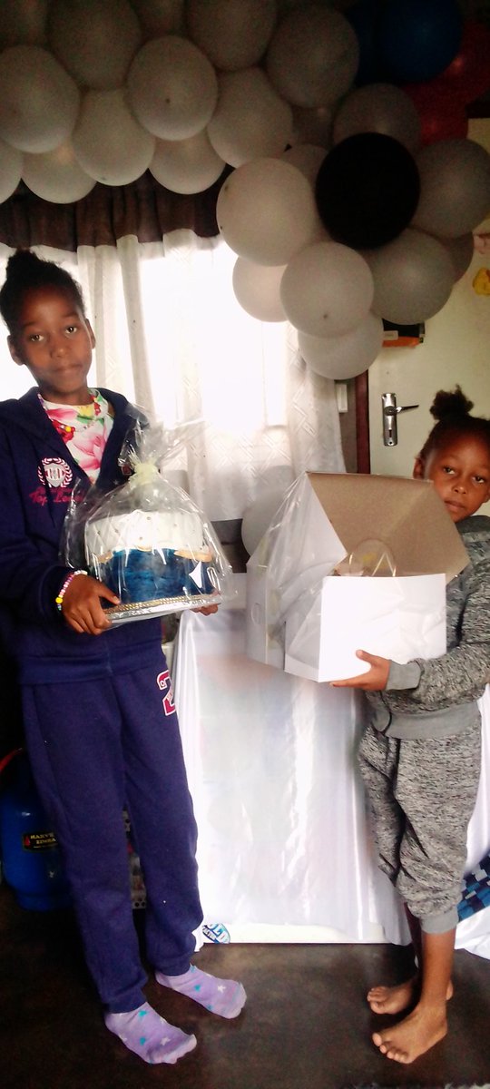 EphraimKatongo's tweet photo. Double cakes for my birthday. https://t.co/JJIQHOYctW