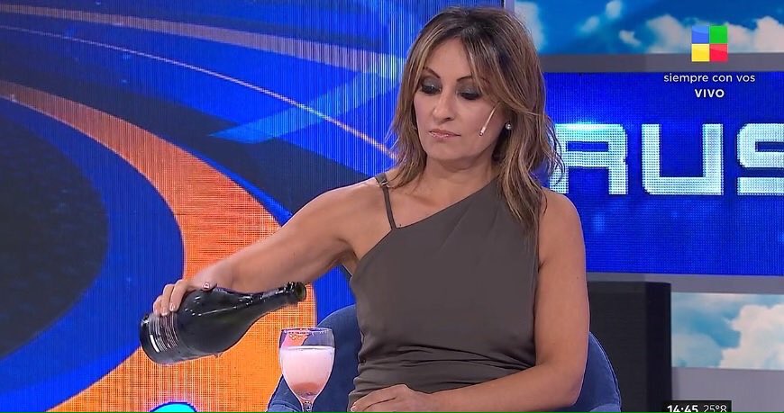Veroverovalval's tweet photo. El grave error que cometieron todos los que se fueron hasta ahora fue subestimar a la gente a gran hermano y a la producción -Agustín frodo 
Este hombre es un genio #GH22 #GranHermano #granhermano2022 #gh2022 #gh2002 https://t.co/XjBDBKmz6X