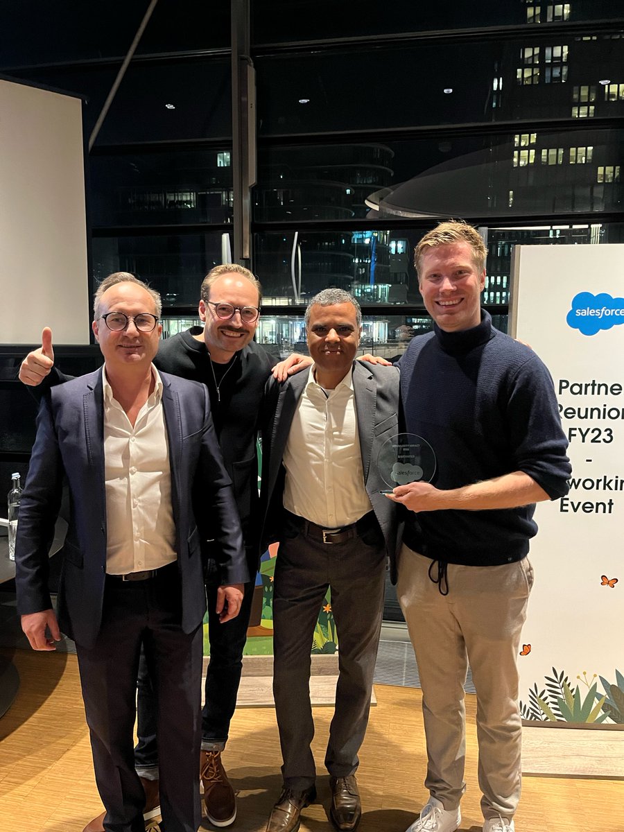 🏆🚀  Wir freuen uns, dass wir dieses Jahr von Salesforce mit dem Community Impact Award ausgezeichnet wurden. Die Verleihung fand im Rahmen des Partner Reunion Dinners am 09.11.2022 in Düsseldorf statt.🏆🚀 #eigenherd #salesforce #oneteam #salesforcelive #partnerreunion