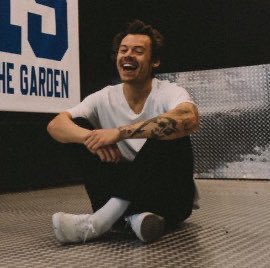 HarryTo100's tweet photo. can i get 300 replies??? REPLY AND RT!

I’m voting for Harry's House as Favorite Pop Album at the #AMAs ⭐️🐈 https://t.co/U7xuWIOxcS