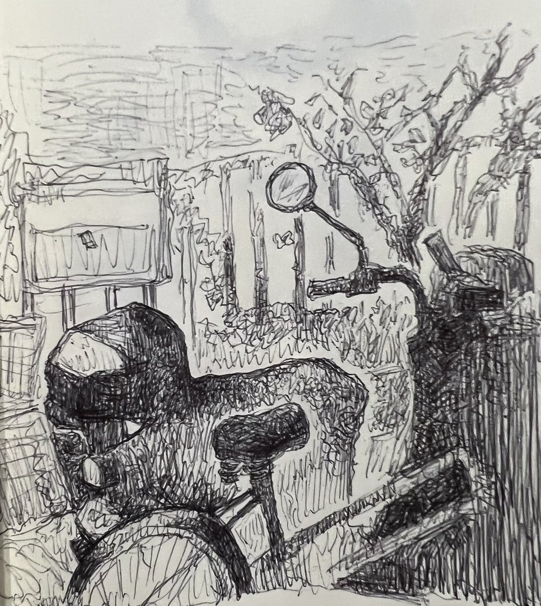 文庫サイズのノートをいつも持ち歩いていて
気が向いた時にスケッチしてる🖼

見てかくのはいいなあ 