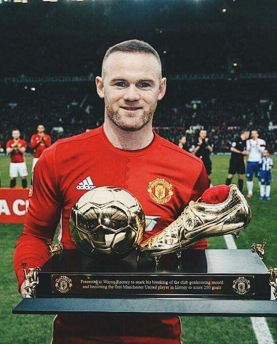BreezyMUFC's tweet image. Who is a bigger Man United Legend?
Retweet for RONALDO  🔁             Like for ROONEY ❤️