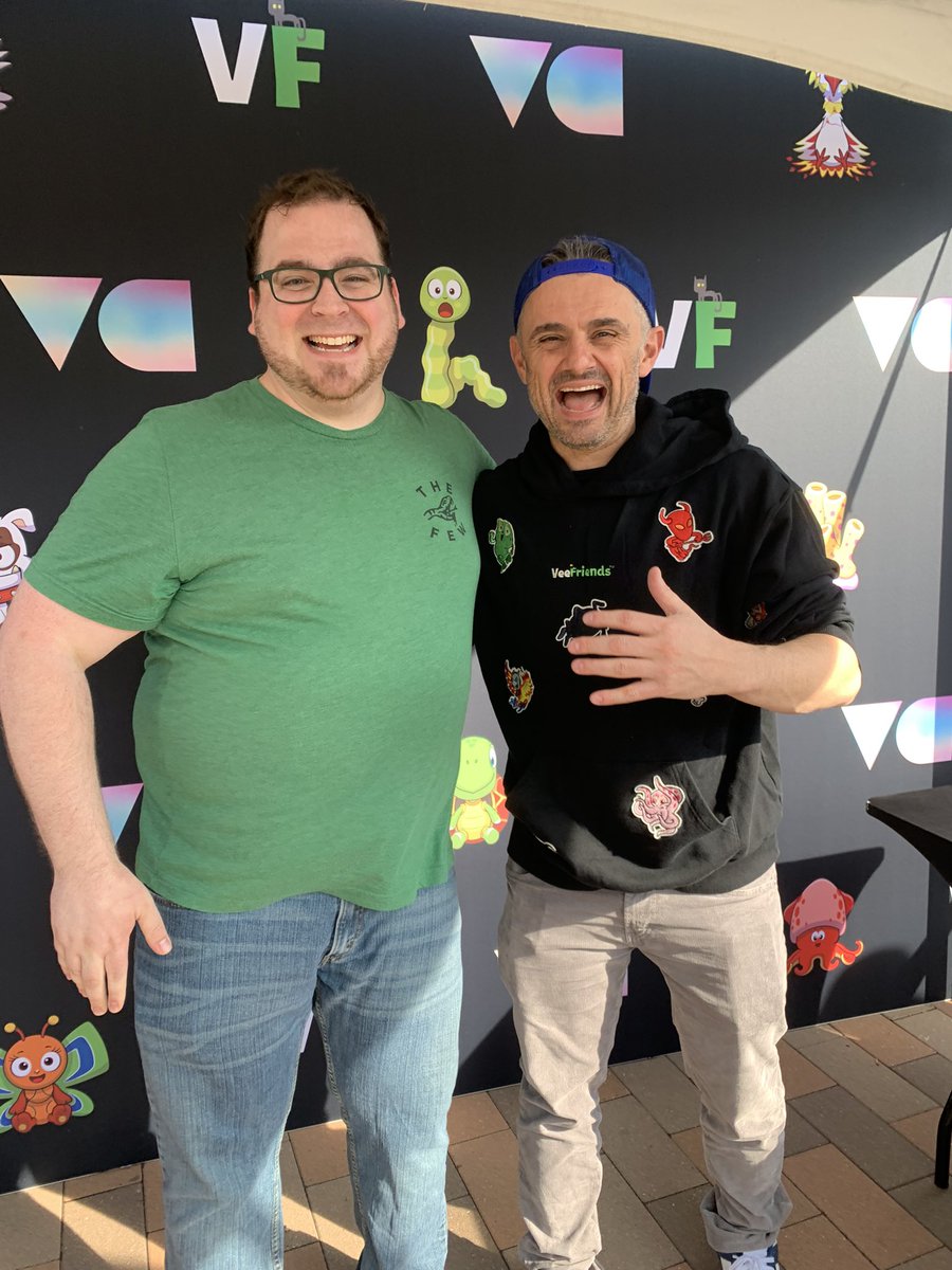 FrozenFilmGuy's tweet photo. Not many people can say they SHARE A BIRTHDAY with their HERO! …but i can! Happy Birthday @garyvee !!! I hope you have the BEST day! https://t.co/ez7FURiw2F