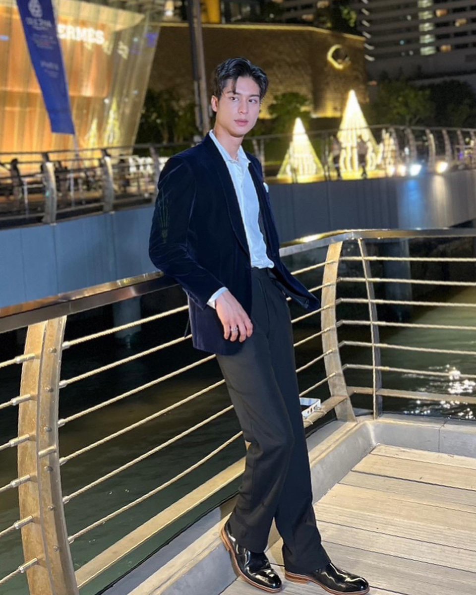 Value the people who value you😉