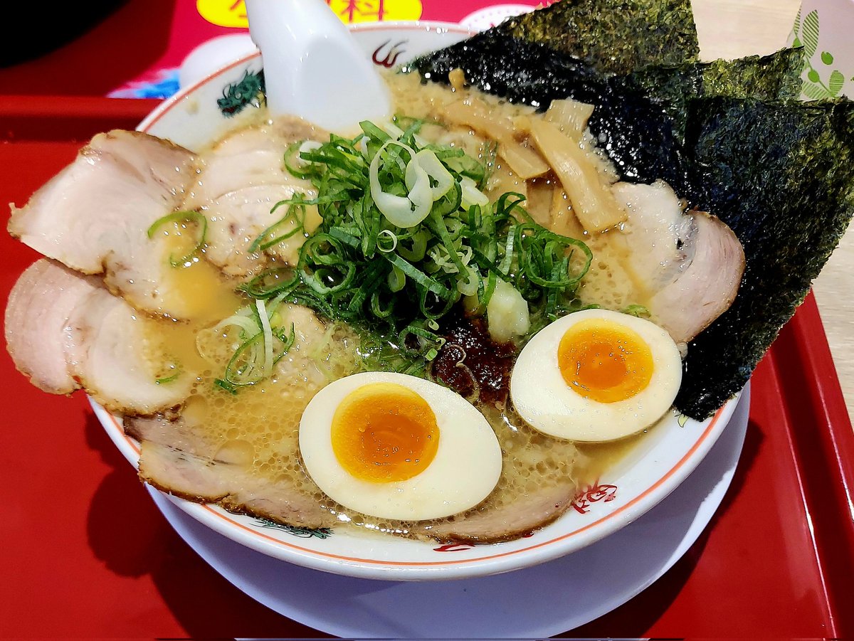 kakakakakarizu's tweet photo. こんばんわ^_^🍺

初訪問😋

魁力屋のコク旨全部のせラーメン🍜

ネギ盛り放題🎶

麺は細麺で食べやすかったぁ🥰

ごちそうさまでした🙏

#割引券貰った🎶
#チャーハンセットも気になる https://t.co/0gatVKlibi