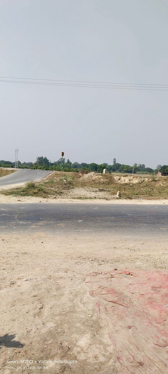 Vishnu_Gupta_'s tweet photo. No barrgedding No street Light daily Road accident in this Road Jeoli Mode Bypass  Azamgarh to Jaunpur Road @nirahua1 @myogiadityanath https://t.co/ZufduBjGRp