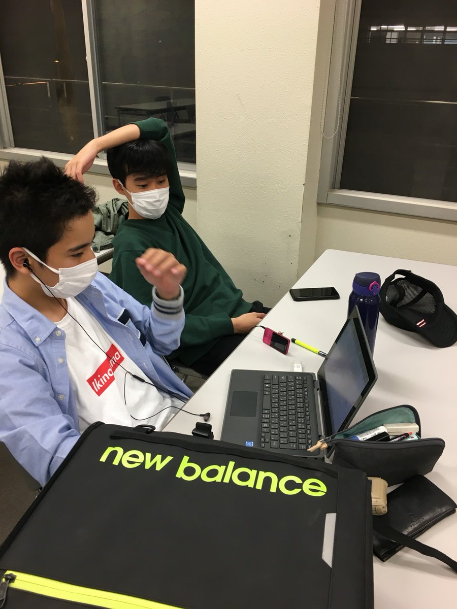 platinum_nwk's tweet photo. 【プラチナ未来スクール ロボット教室 長崎大学教室 WROクラス Ⅰ No.009】
虫ロボットの案出し中!昆虫らしい動きや餌やり機能をどう実装していくのかが課題です。
#ロボット教室 #プラチナ未来スクール #プラチナ社会 #プラチナ構想ネットワーク #小宮山宏 #pnw #人財育成 #人材育成 #BeyondSDGs https://t.co/84ezIGe1qs