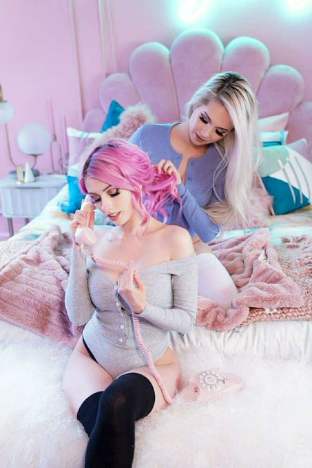 Happy birthday to @rolyatistaylor, sweetest lady EVER https://t.co/vGnXAqmUO8<a class="tags" href="/tag/rolyatistaylor">@rolyatistaylor</a>