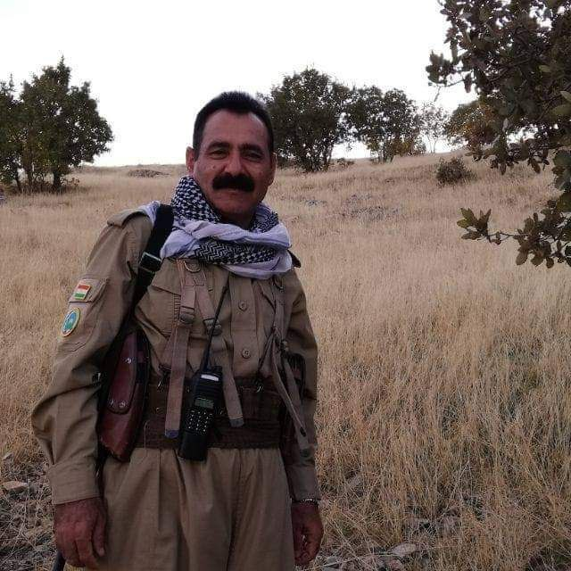 PDKIfarsi's tweet photo. از دیار سقز انقلابی؛
ریبوار عبدی پیشمرگە حزب دمکرات اهل شهر سقز، امروز  23 آبان در موشکباران رژیم تروریستی تهران بە شهادت رسید.
یادت جاویدان https://t.co/PnkfxBiKUD