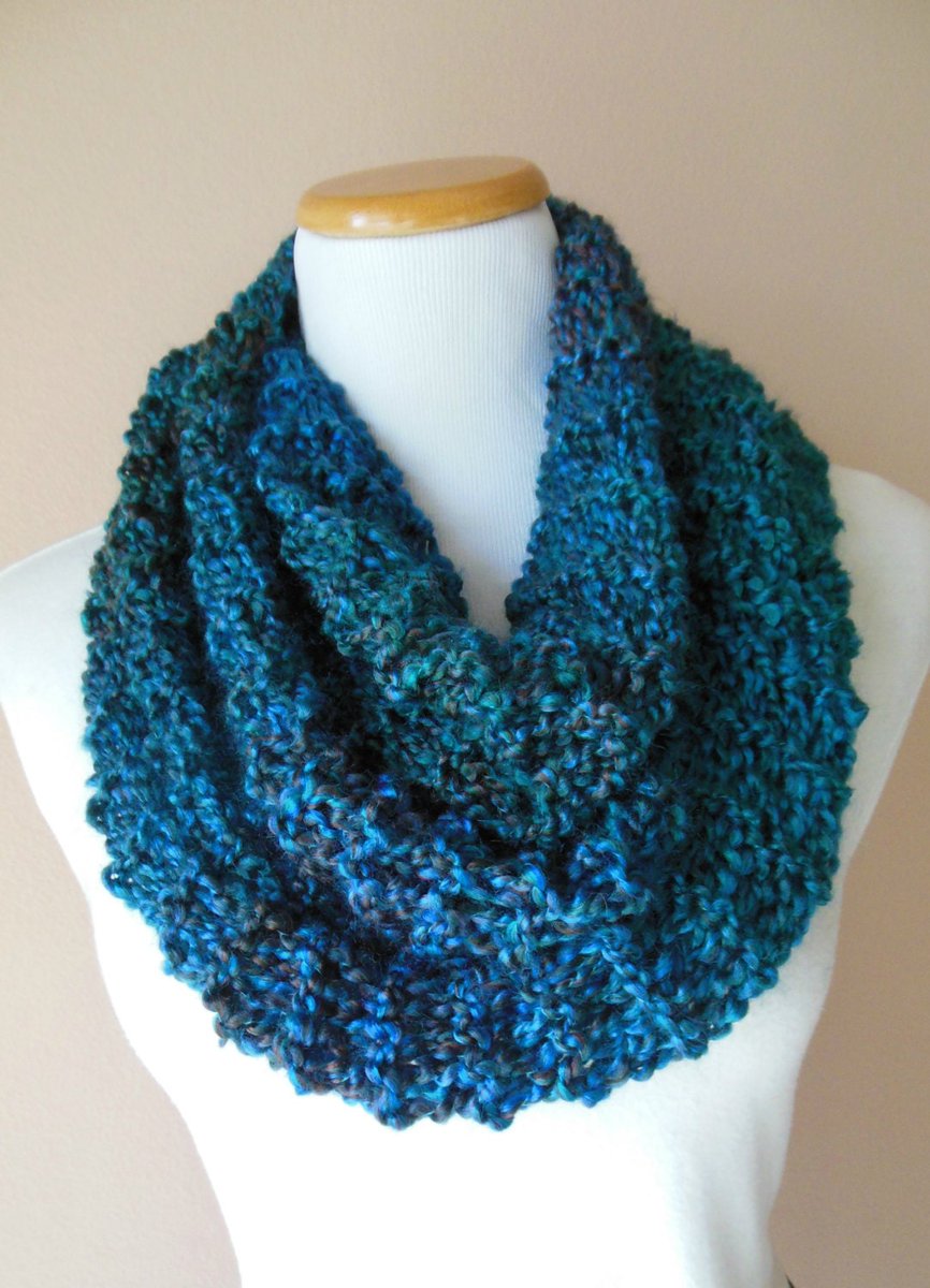jvozsol's tweet photo. Teal, Blue, Black, Brick Infinity Scarf Hand Knit Circle Loop Fashion Scarf in Lagoon https://t.co/t5U0d0I690 #EtsySocial #Etsymntt #BlueScarf https://t.co/uRCIw6axCp