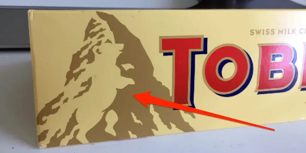 NathaSupertramp's tweet photo. Ik was today years old toen ik de beer in het Toblerone-logo zag. VERY CONFUSE. https://t.co/HPrL7UIYAm
