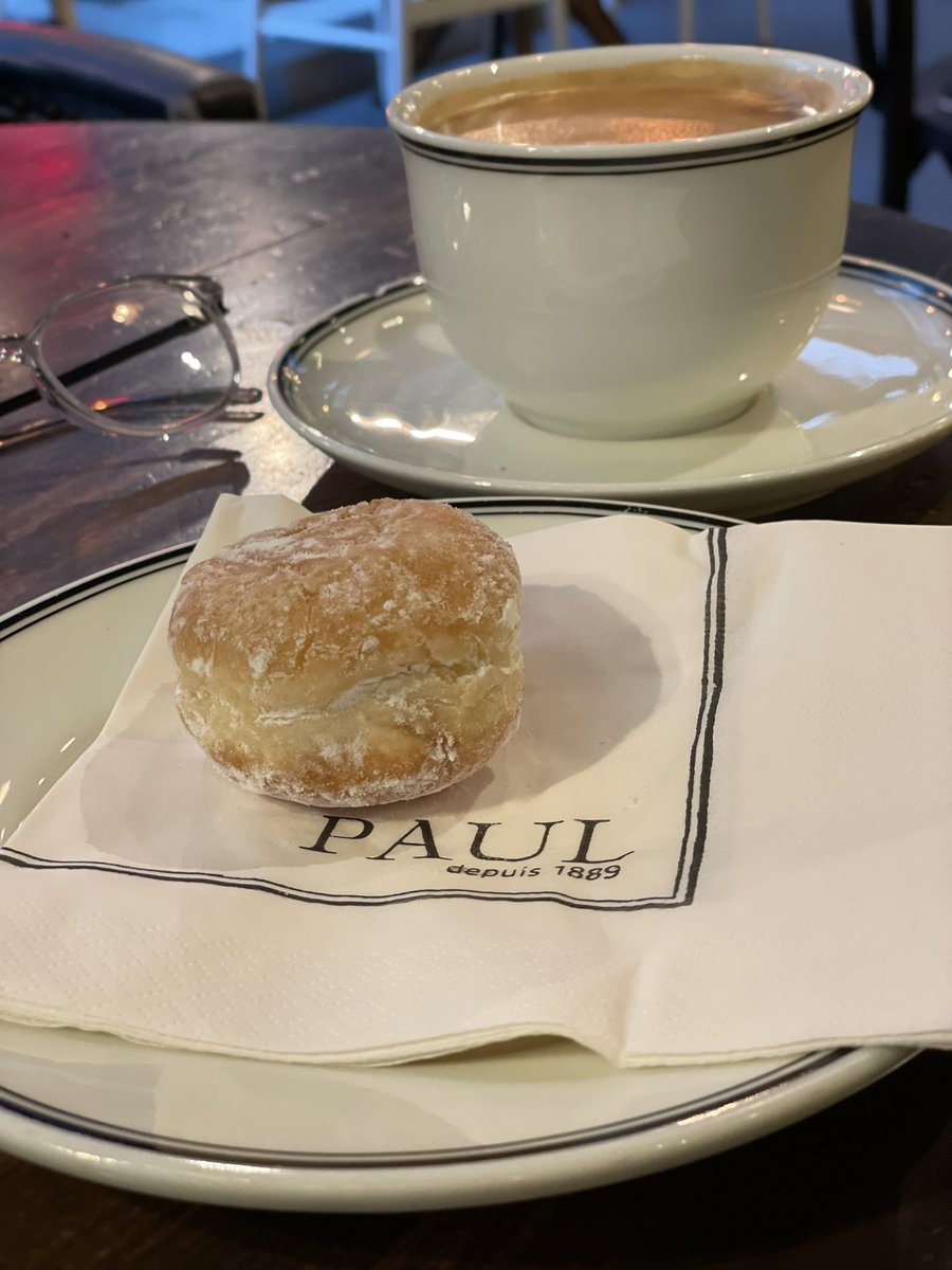PaulMacKenzie_C's tweet photo. Pre-pitch essentials #London #LovePR https://t.co/FL88VvC0ra